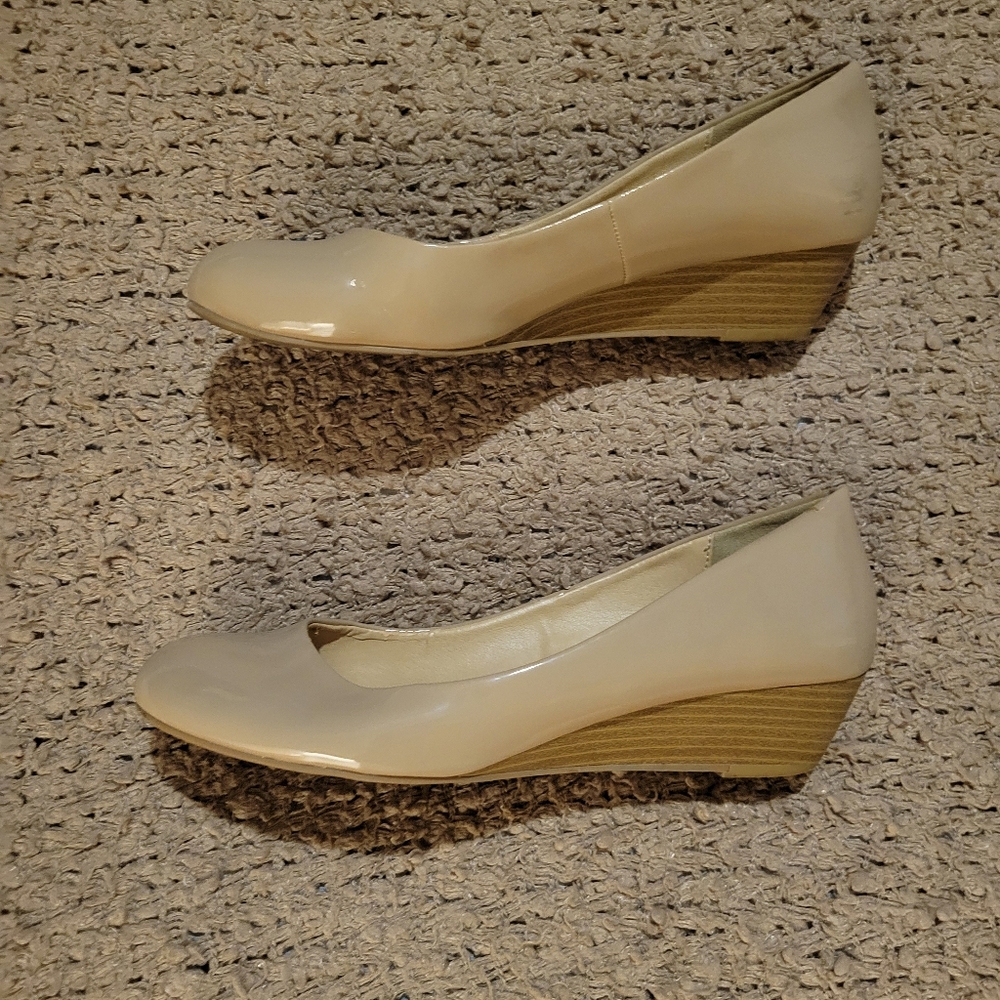 WOMENS CL BY LAUNDRY LEATHER FLAT BALLET SHOES TAN SIZE 9